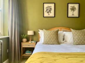 Stylish Victorian Home - Central Frome